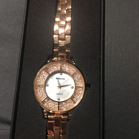 Manhattan Gold Women’s Watch – Crystal Bezel – Pre-Owned - Picture 2 of 4